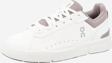 On Sneakers 'The Roger Advantage' in White: front