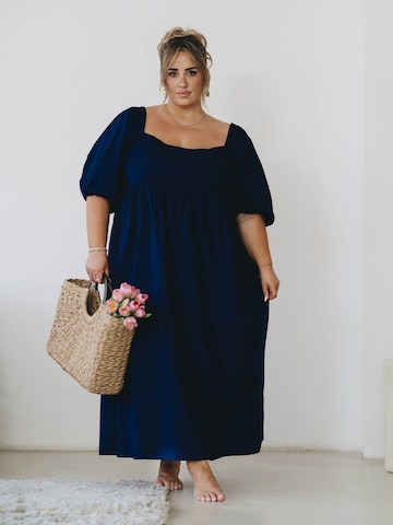 Navy Blue Maxi Dress Look
