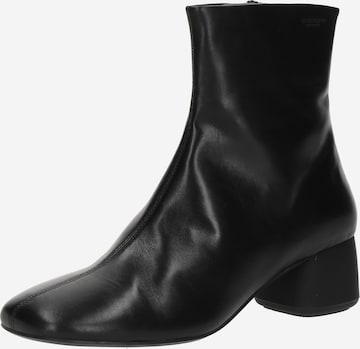 VAGABOND SHOEMAKERS Ankle Boots 'Livia' in Black: front